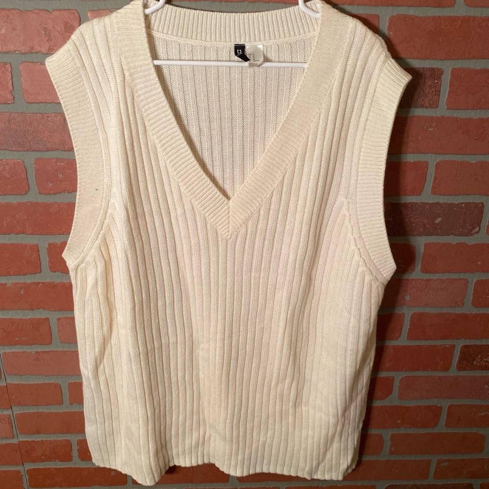 H&M ribbed sweater vest oversized